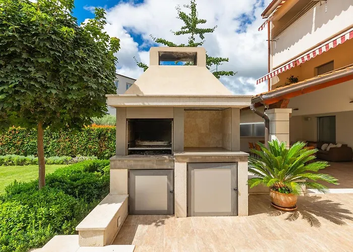 Nona's Garden Apartman