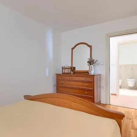 Nona's Garden Apartment *
